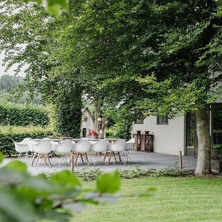 Spacious In With Garden